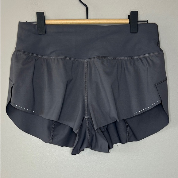 lululemon athletica Pants - Lululemon Chase Me Short 2.5” Dark Carbon Size 4 Gray